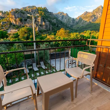 Mimosa Villa